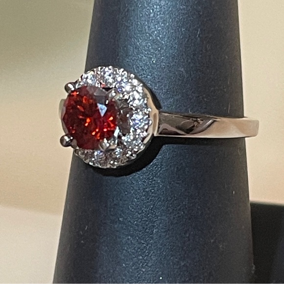 🎈Beautiful 925 Sterling Silver Sun Garnet Round Halo Cut with Shining CZs! - Picture 2 of 13